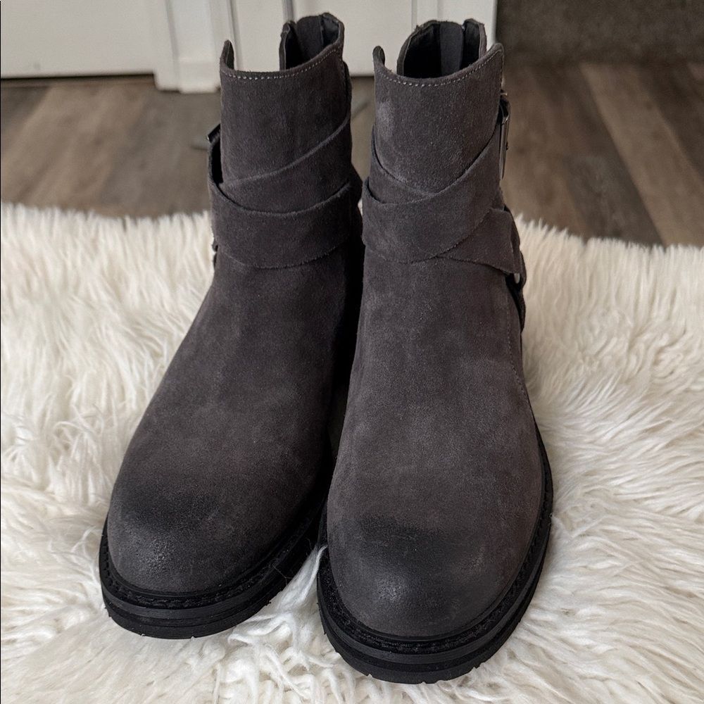Karl Lagerfeld Gray Men's Suede Leather Boots Size 9.5 NWOT